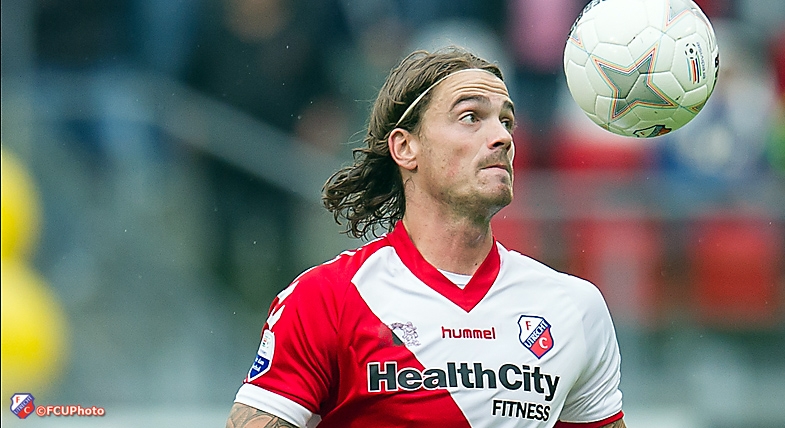 FC Utrecht licht optie Bulthuis en zegt contracten op