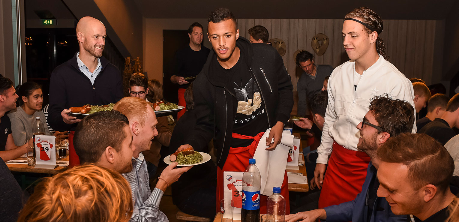 Gezelligheid tijdens jaarlijkse Boerenkoolavond