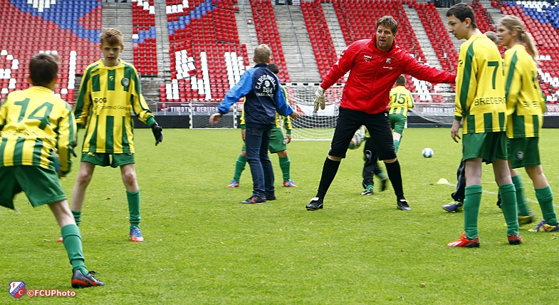 Hart van Utrecht Week: Clinic voor G-elftal v.v. Brederodes