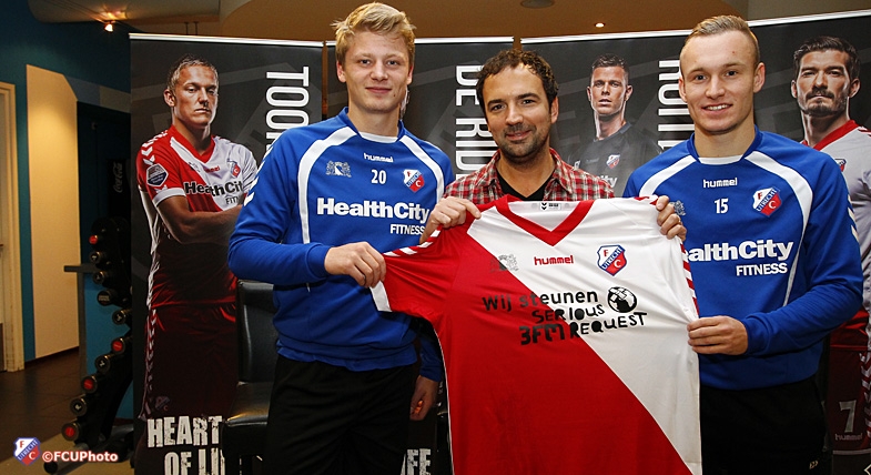 FC Utrecht met 3FM Serious Request op de borst