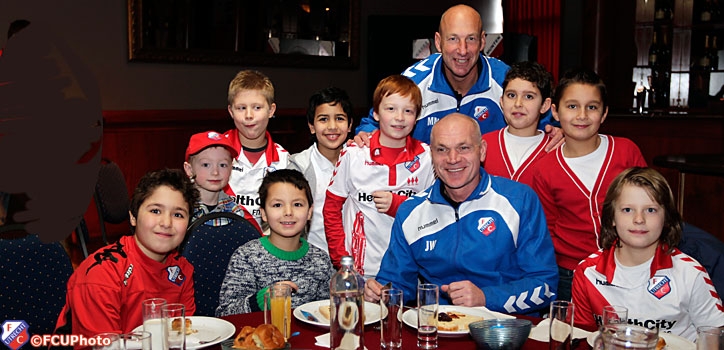 Junior Tigers lunchen met de spelers