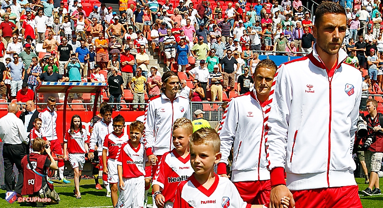 FCU Old School Jacket nu verkrijgbaar in fanshop