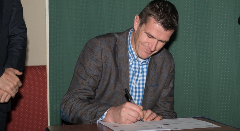 Alflen en Dijkhuizen gediplomeerd