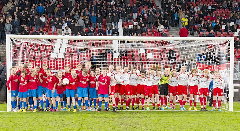 FC De Bilt wint latje trappen van DOSC