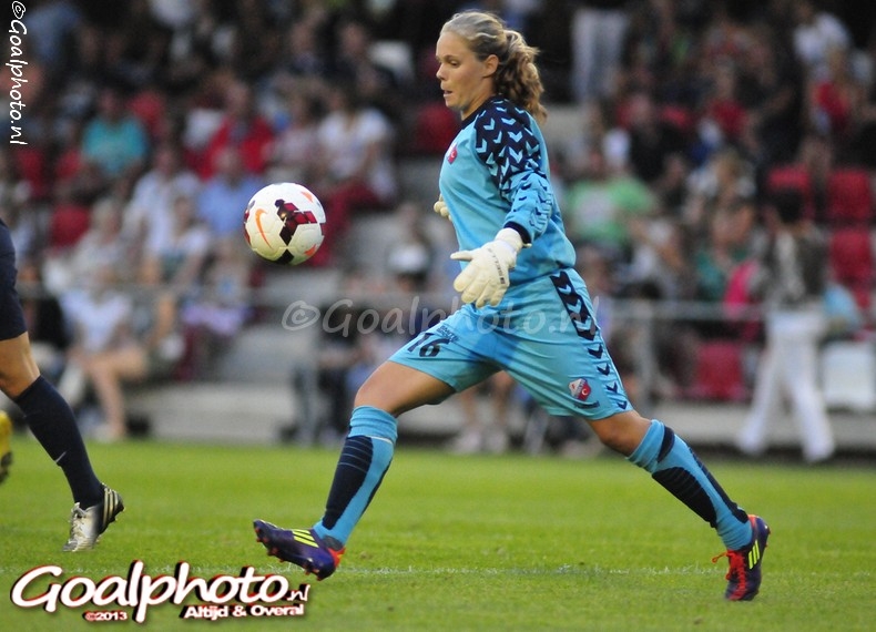 Video Voetbalcentraal: Keepsters battle