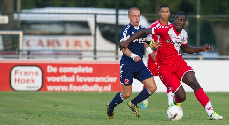 Jong FC Utrecht oefent in Groningen