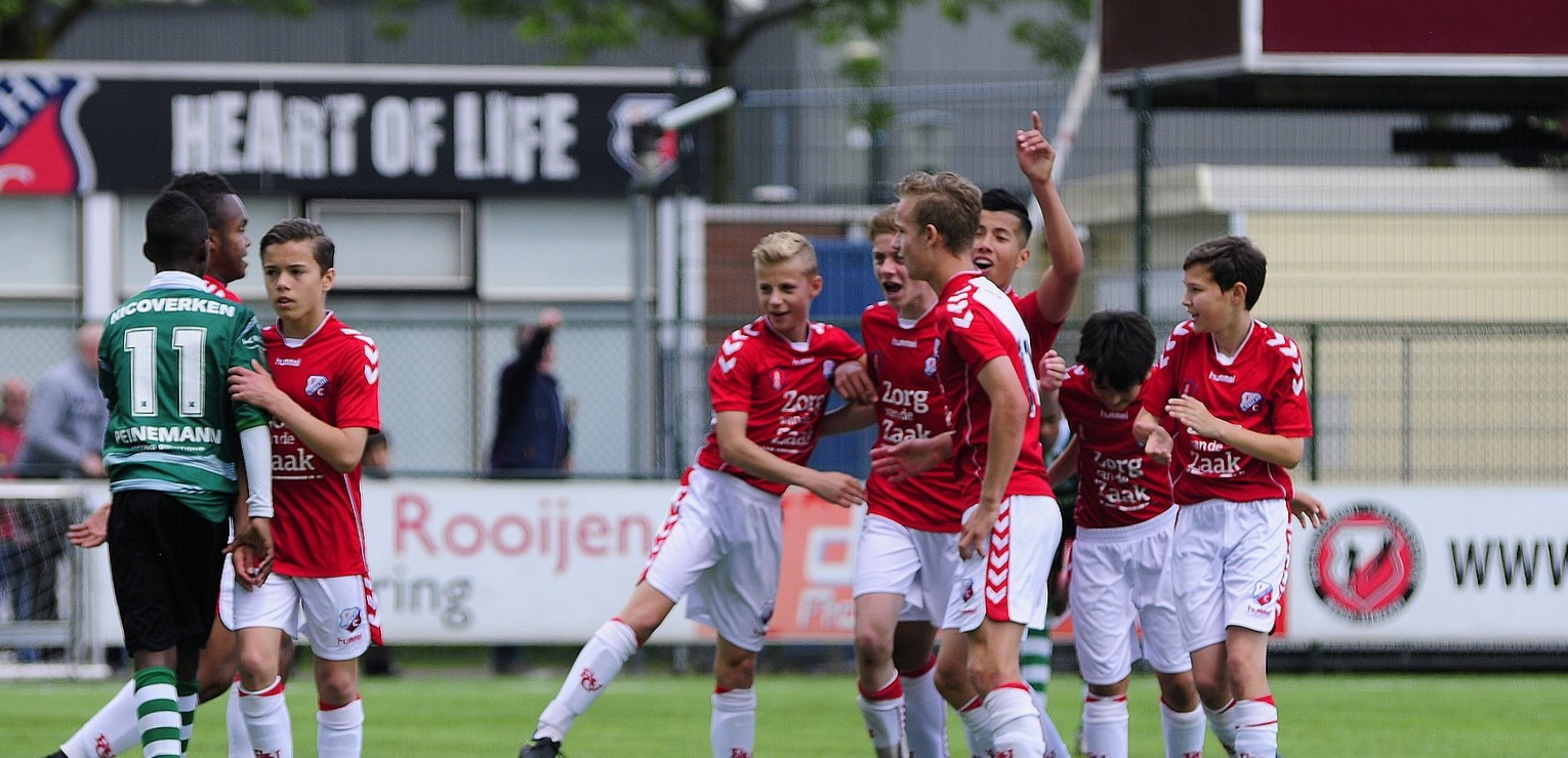 FC Utrecht O14 wint topper