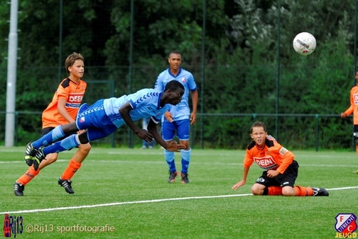  FC Utrecht O15 en FC Volendam houden elkaar in evenwicht