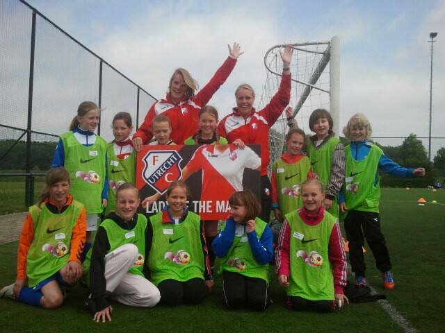 Geslaagde meidenclinic op KNVB voetbaldag
