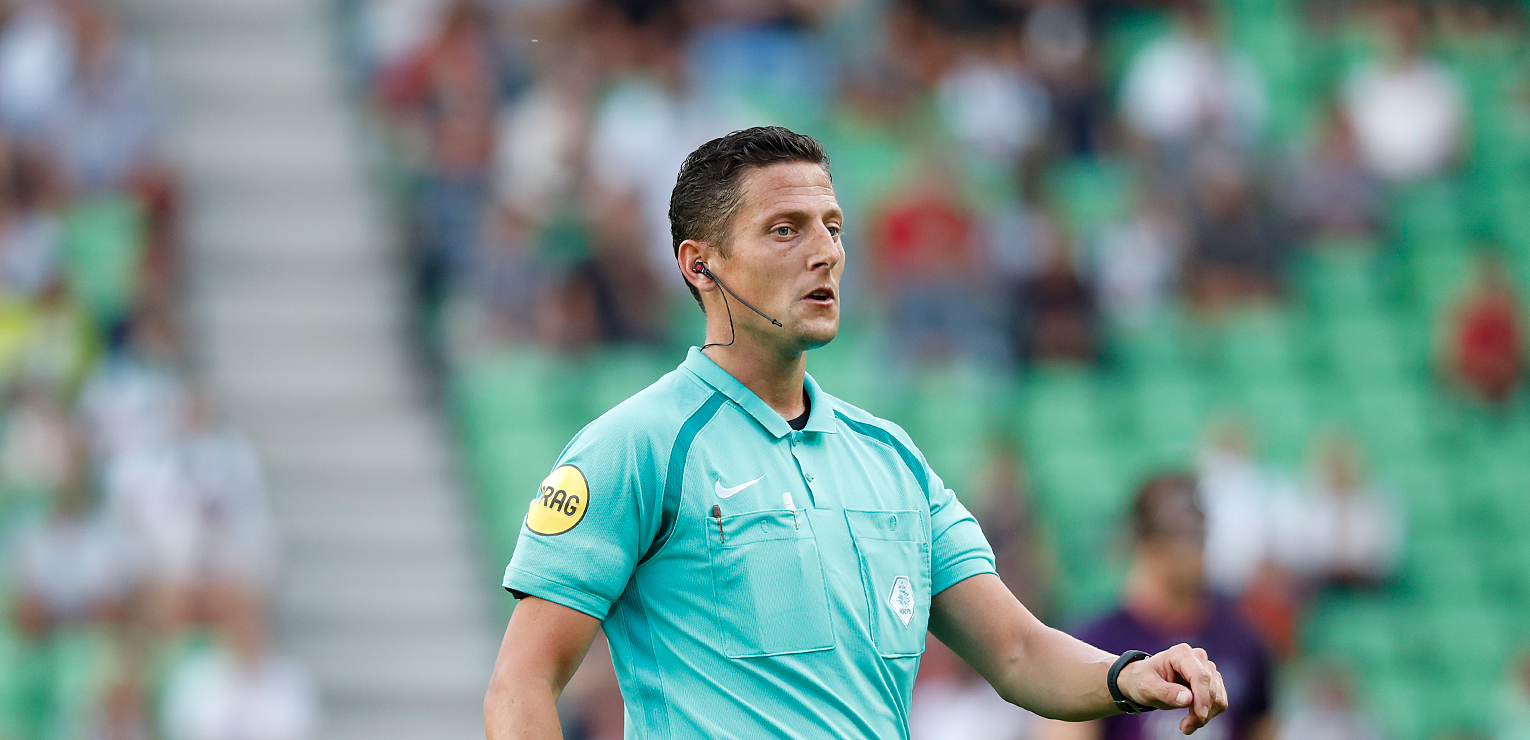 Jeroen Manschot arbiter bij FC Utrecht - ADO Den Haag