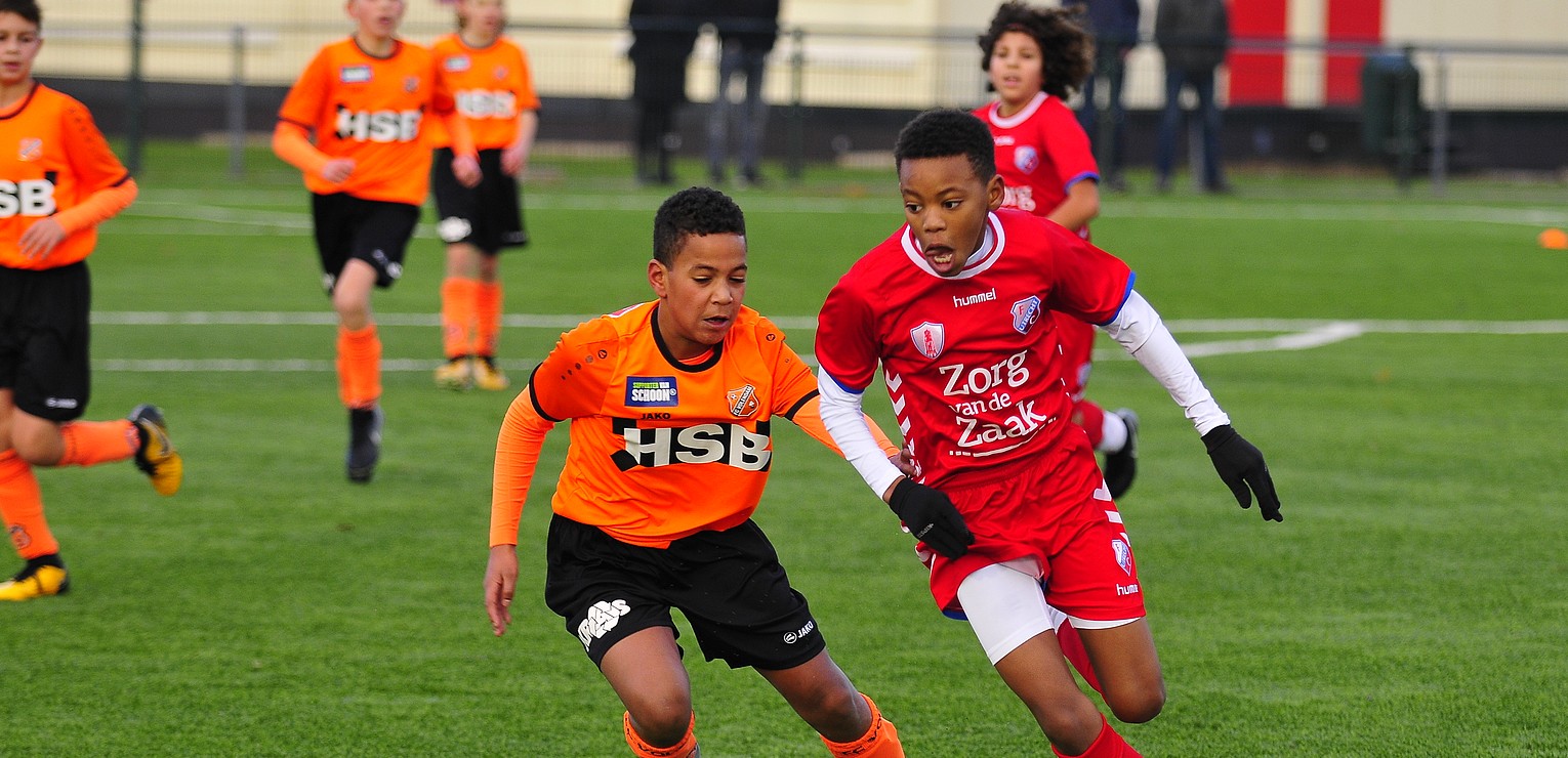FC Utrecht O12 11 tegen 11 in Volendam