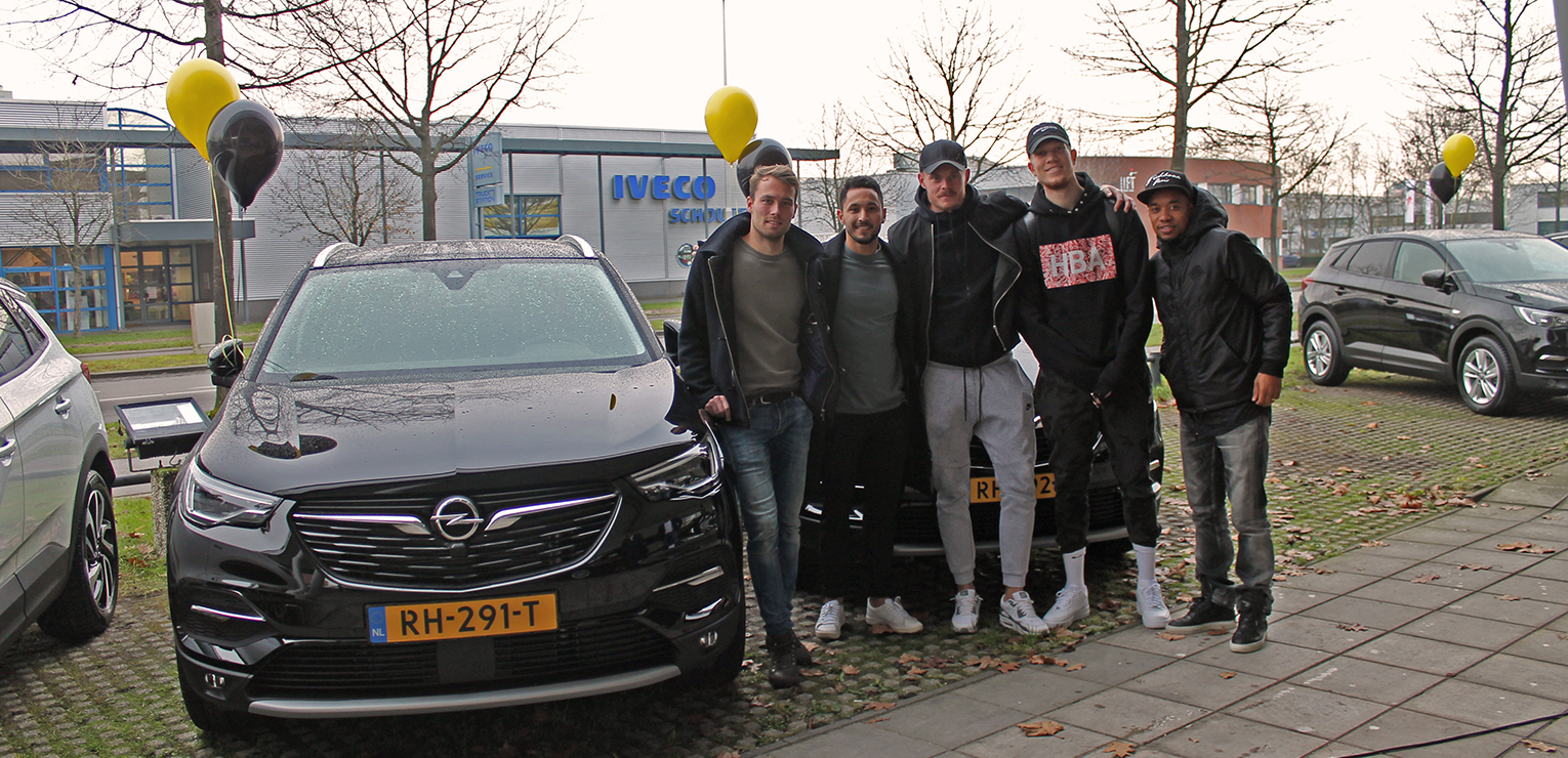 Opel Grandland X scoort bij FC Utrecht-spelers
