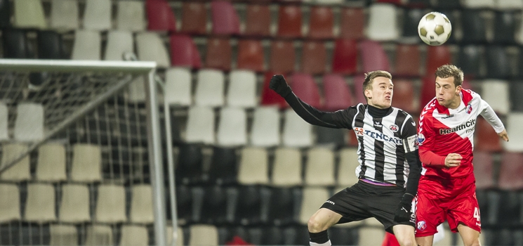 Jong verliest met 4-2 bij Heracles Almelo