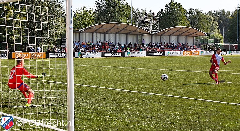 FC Utrecht O15 grijpt nét naast Supercup
