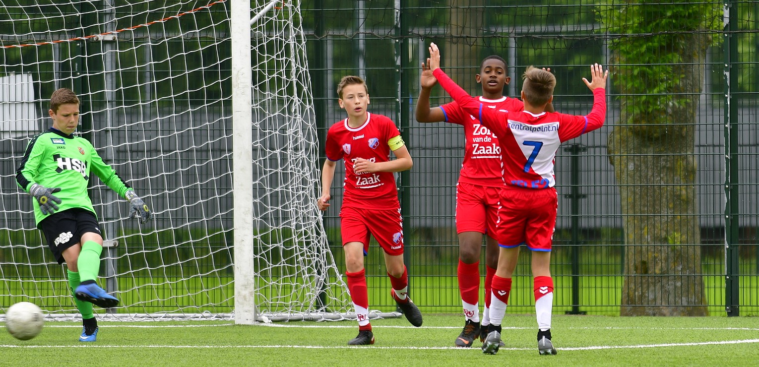 FC Utrecht O13 stelt derde plaats veilig