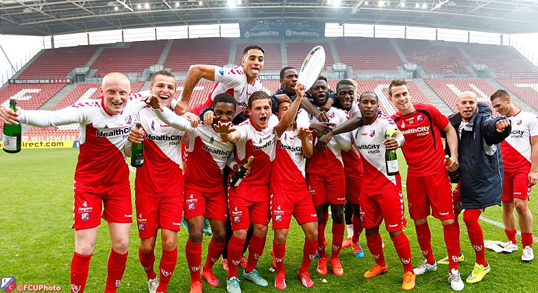 Jong FC Utrecht pakt titel in Divisie B