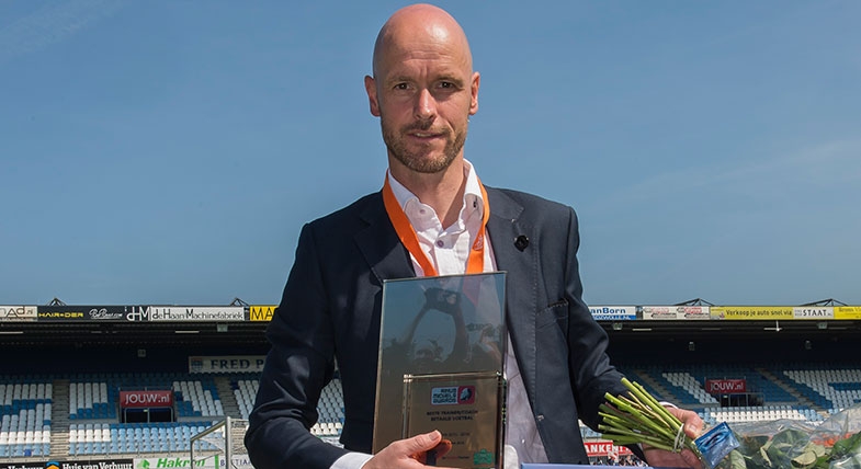 Erik ten Hag wint Rinus Michels Award